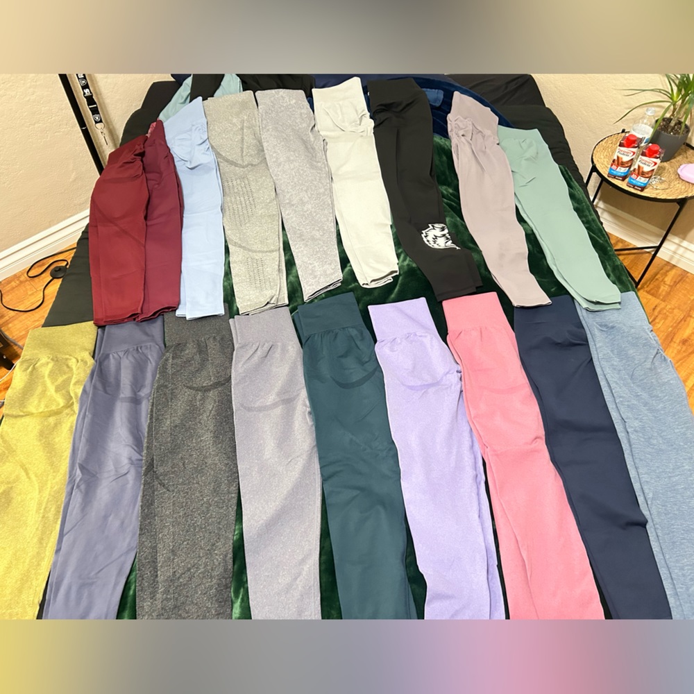 GYM LEGGINGS (never worn)